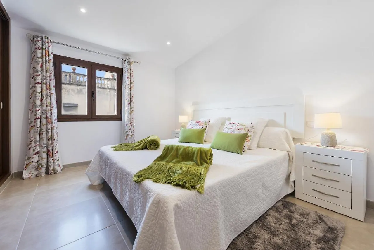 Sa Placeta New Reformed Large Town House With Pool Sa Pobla 0*,  España